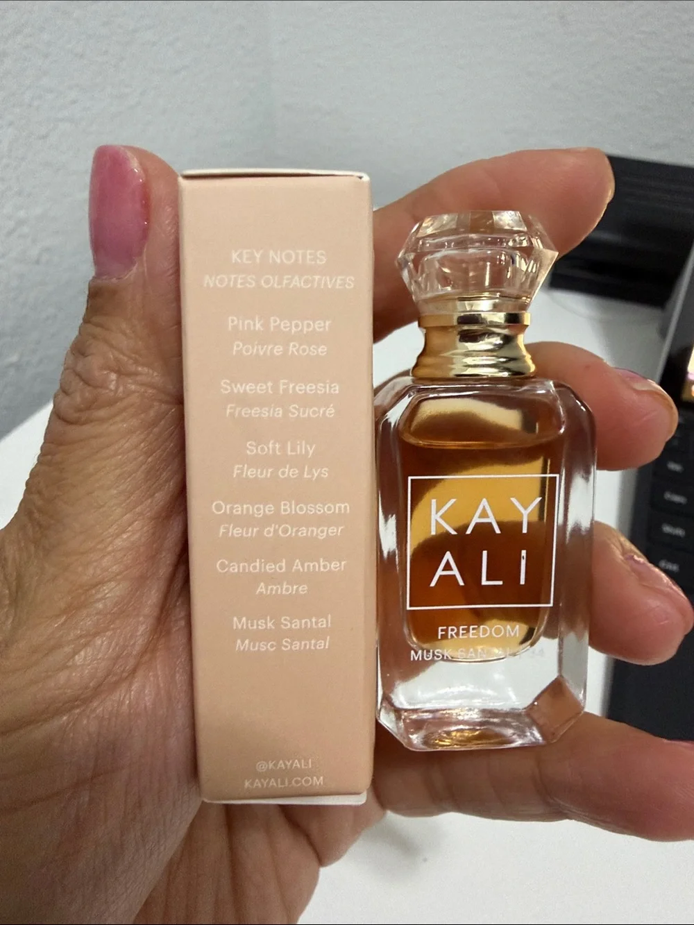 Kayali Freedom Musk Santal 34 NIB